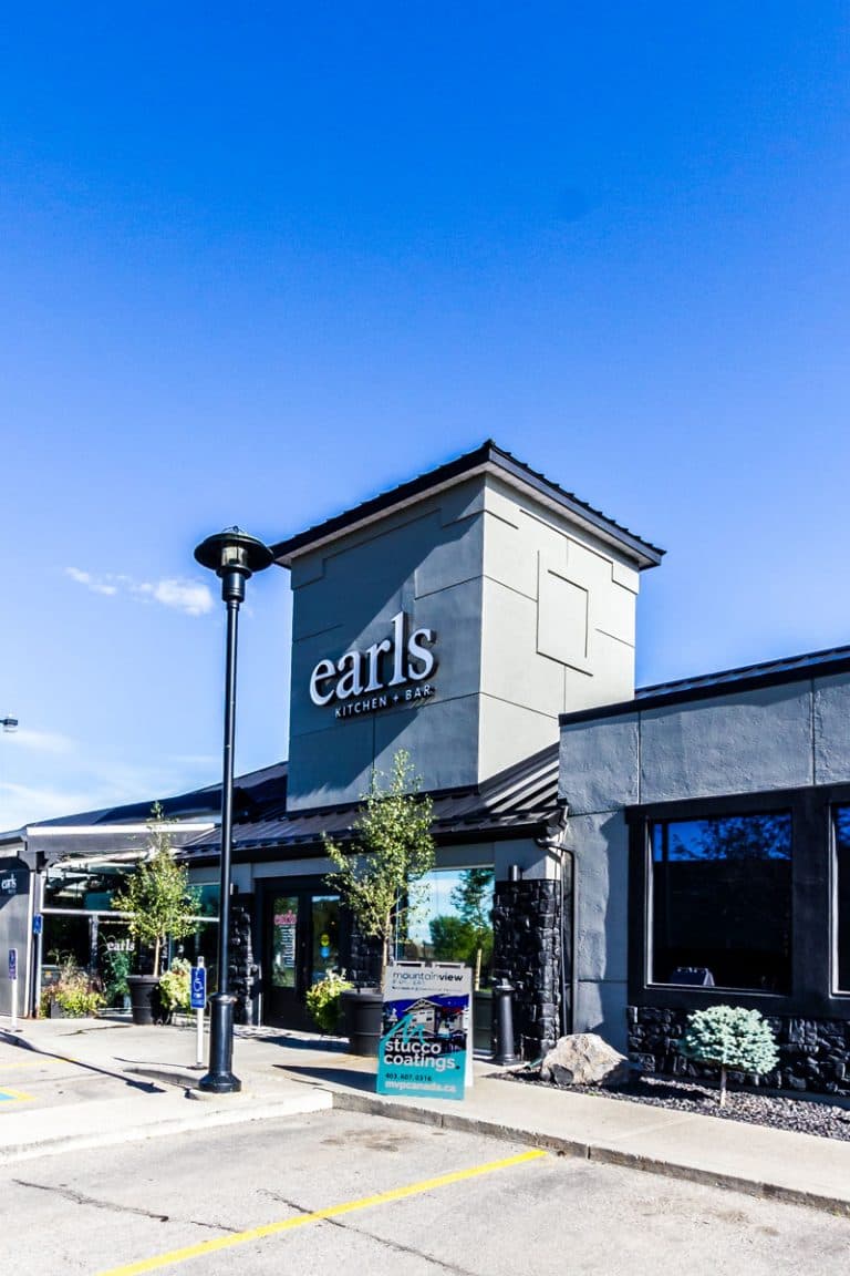 A freshly painted exterior from Mountianview Painters