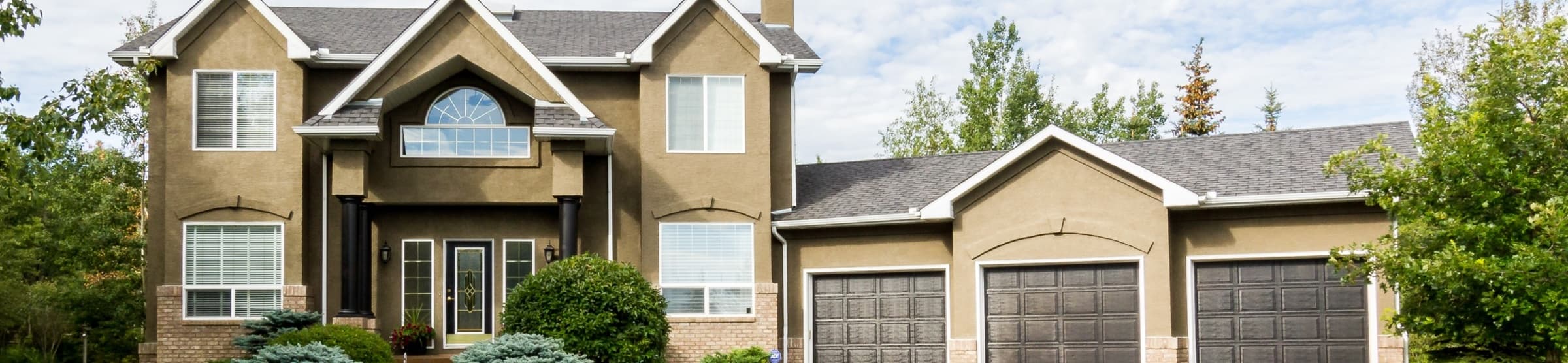 A freshly painted house by Mountian View Painters